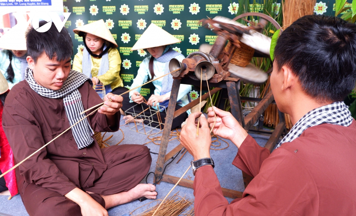 trien lam san pham khoi nghiep tieu bieu va cac san pham dinh huong kinh te xanh hinh anh 11