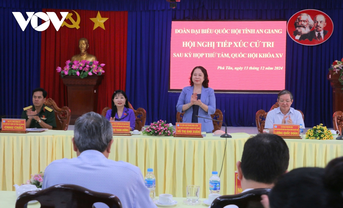 Phó Chủ tịch nước Võ Thị Ánh Xuân tiếp xúc cử tri tại An Giang