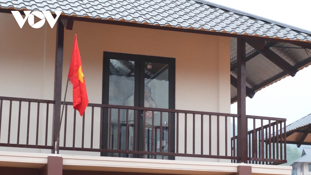 nguoi dan tai dinh cu lang nu bat dau don ve nha moi hinh anh 7