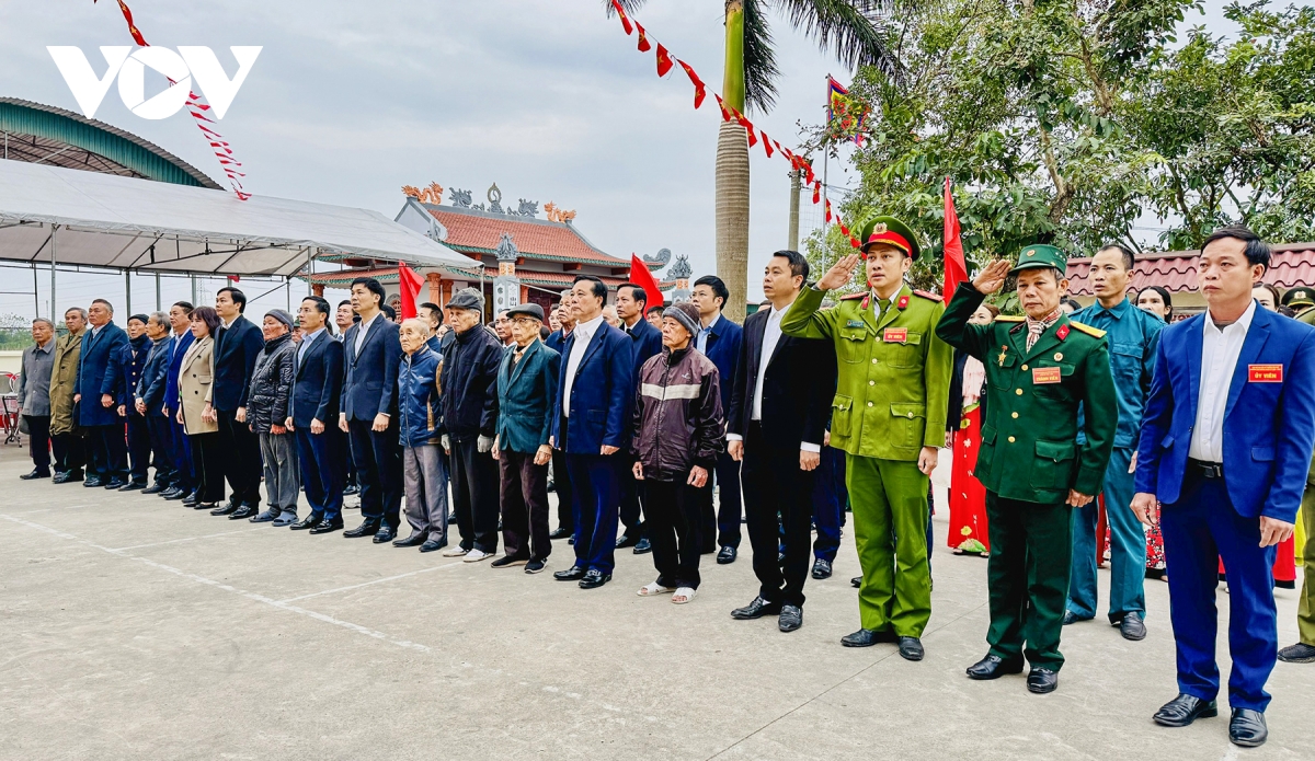 96 cu tri quang ninh ron rang di bau truong thon, ban, khu pho hinh anh 3