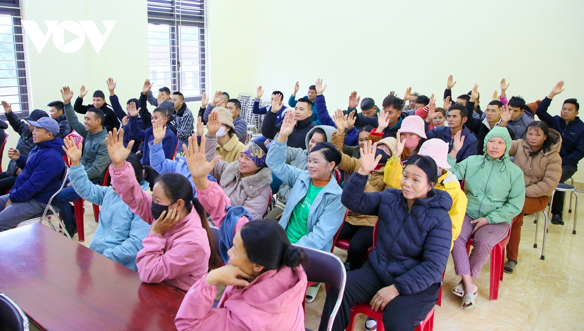 96 cu tri quang ninh ron rang di bau truong thon, ban, khu pho hinh anh 8