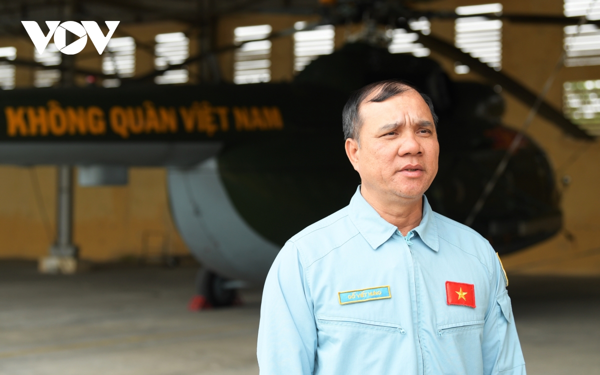 cận cảnh trực thăng bay trình diễn ở triển lãm quốc phòng quốc tế việt nam hình ảnh 7 can canh truc thang bay trinh dien o trien lam quoc phong quoc te viet nam hinh anh 7