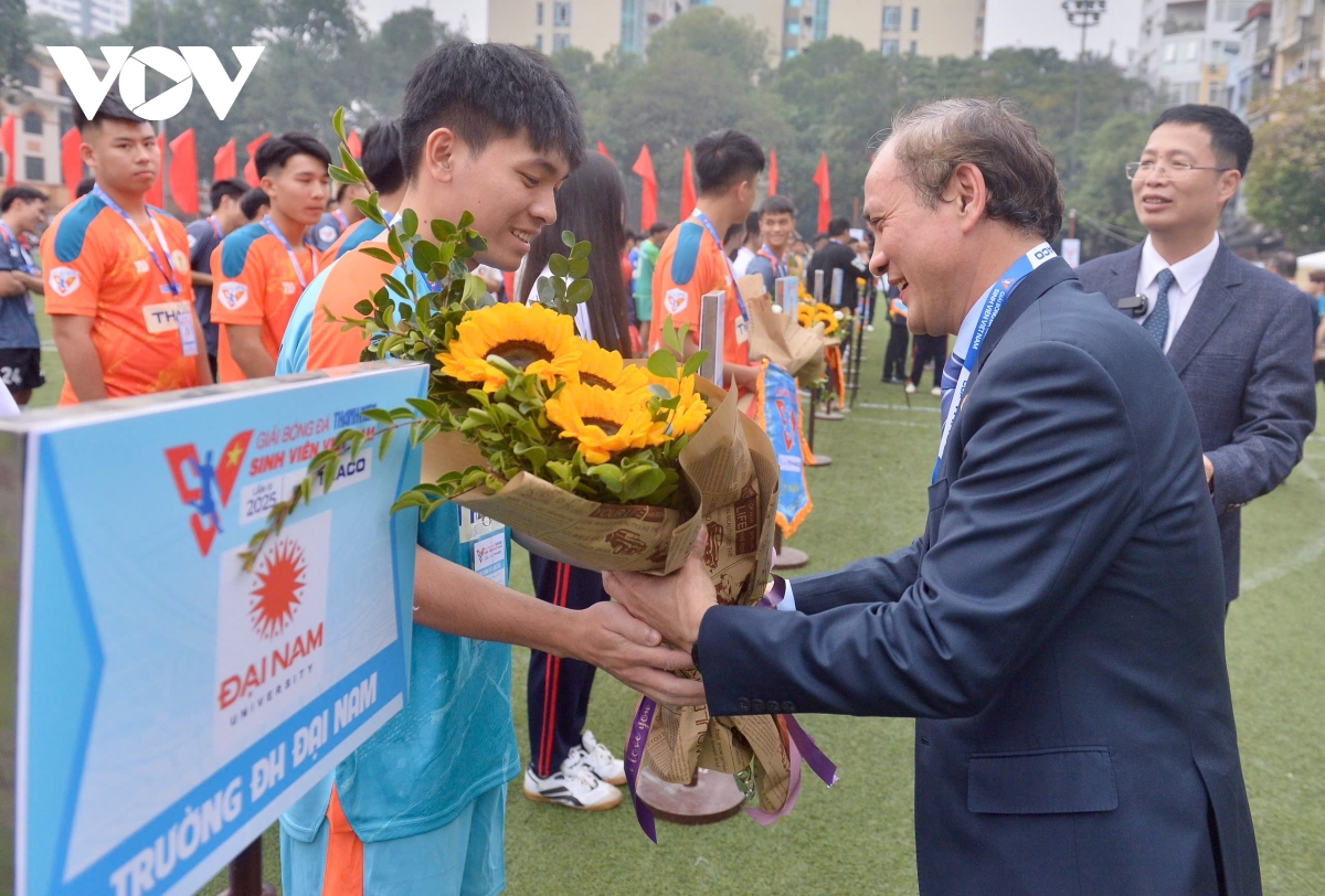 khai mac vong loai tnsv thaco cup 2025 phia bac chu nha Dh thuy loi thang tung bung hinh anh 5