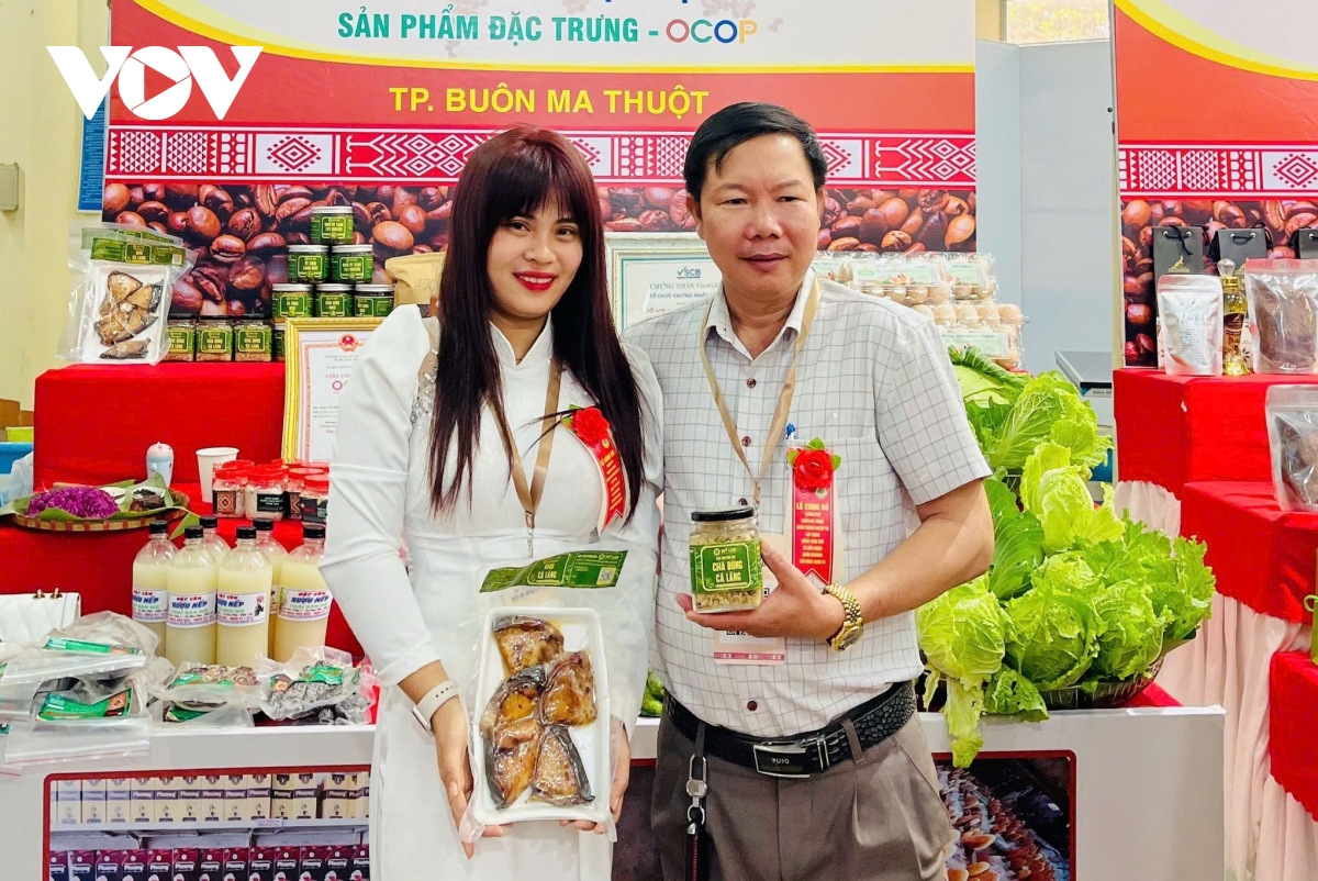 cá lăng sêrêpốk vào vụ tết hình ảnh 2 ca lang serepok vao vu tet hinh anh 2