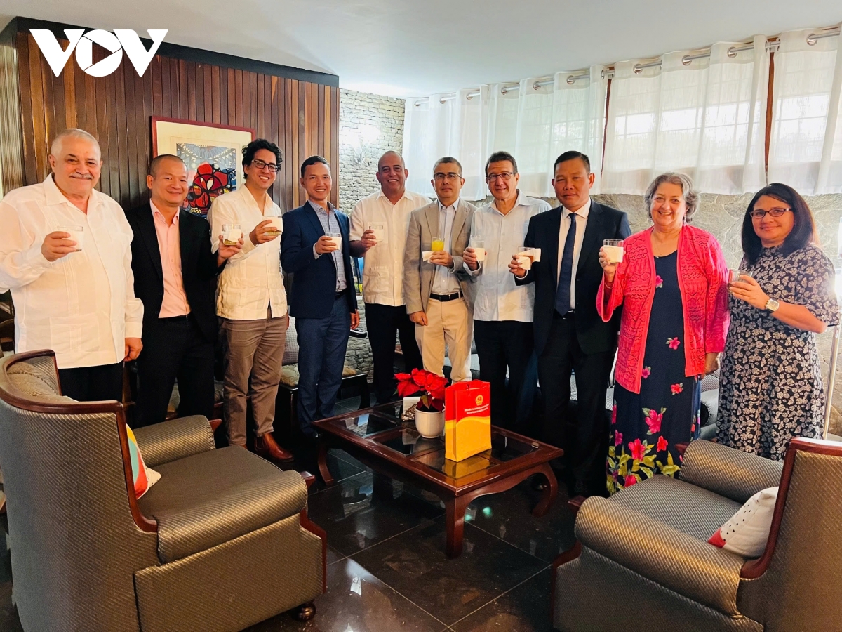 Đại sứ quán việt nam tại venezuela chúc mừng quốc khánh cuba hình ảnh 3 Dai su quan viet nam tai venezuela chuc mung quoc khanh cuba hinh anh 3