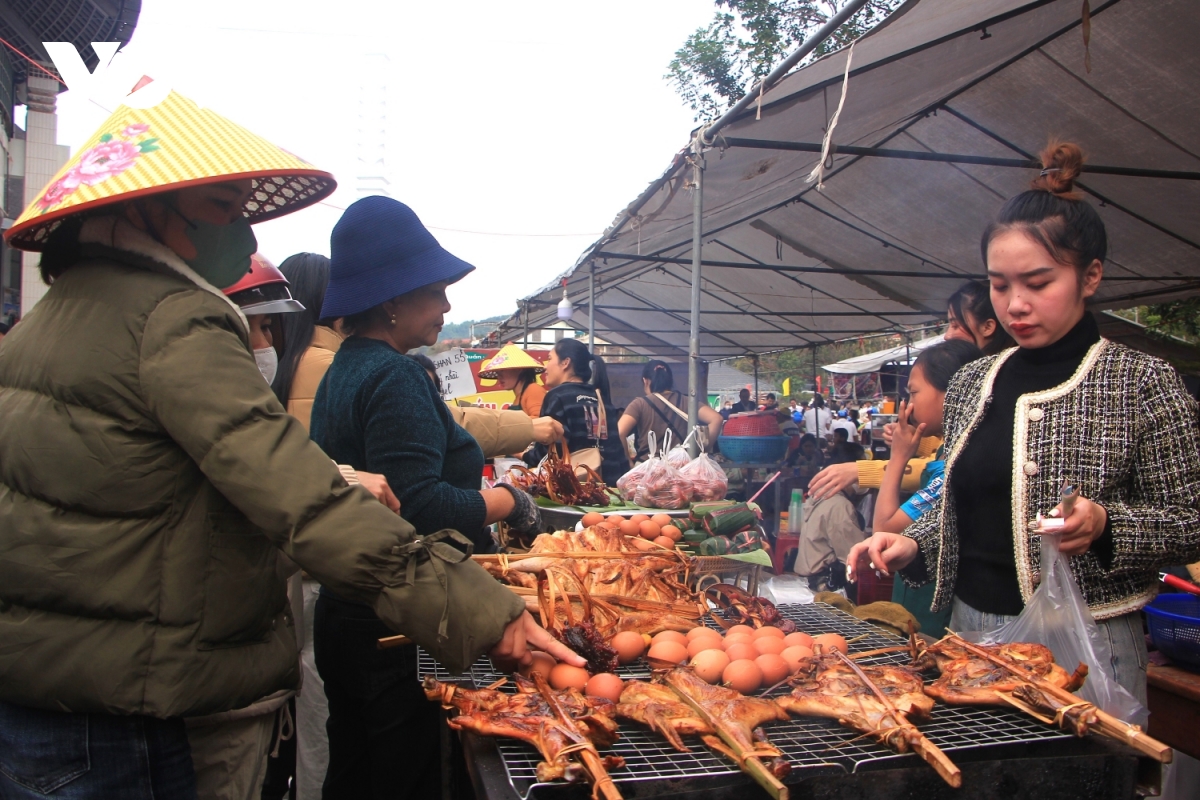 chợ phiên xuyên biên giới việt - lào hình ảnh 1 cho phien xuyen bien gioi viet - lao hinh anh 1