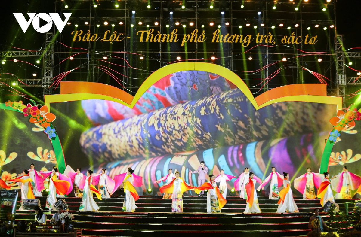 lâm Đồng quảng bá hương trà, sắc tơ đến với du khách hình ảnh 4 lam Dong quang ba huong tra, sac to den voi du khach hinh anh 4