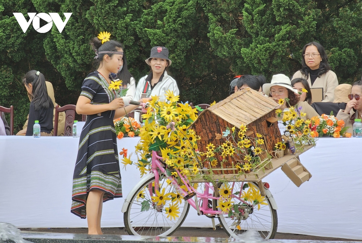 tình yêu môi trường qua những xe đạp hoa Đà lạt hình ảnh 6 tinh yeu moi truong qua nhung xe dap hoa Da lat hinh anh 6