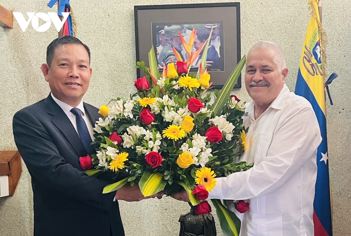 Đại sứ quán việt nam tại venezuela chúc mừng quốc khánh cuba hình ảnh 1 Dai su quan viet nam tai venezuela chuc mung quoc khanh cuba hinh anh 1