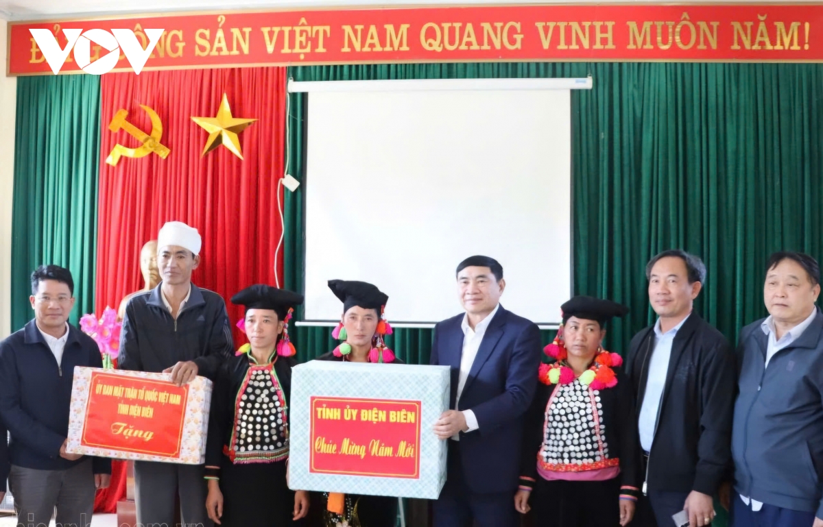 viet nam chao don nam moi 2025 hinh anh 105