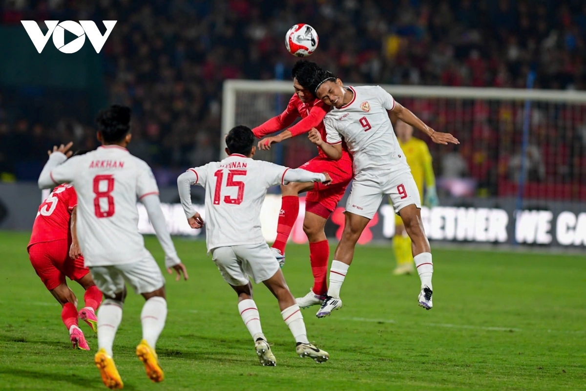 toàn cảnh Đt việt nam 1-0 Đt indonesia quang hải hóa người hùng hình ảnh 2 toan canh Dt viet nam 1-0 Dt indonesia quang hai hoa nguoi hung hinh anh 2