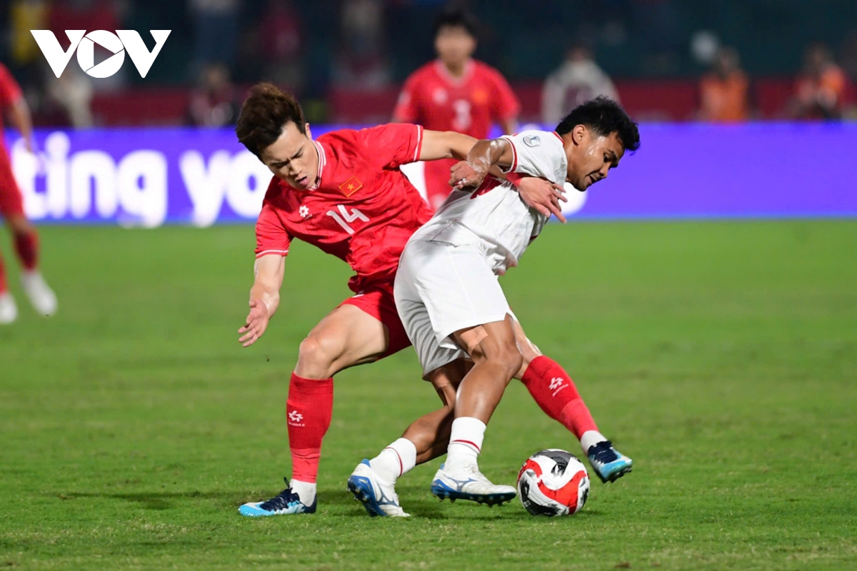 toàn cảnh Đt việt nam 1-0 Đt indonesia quang hải hóa người hùng hình ảnh 4 toan canh Dt viet nam 1-0 Dt indonesia quang hai hoa nguoi hung hinh anh 4