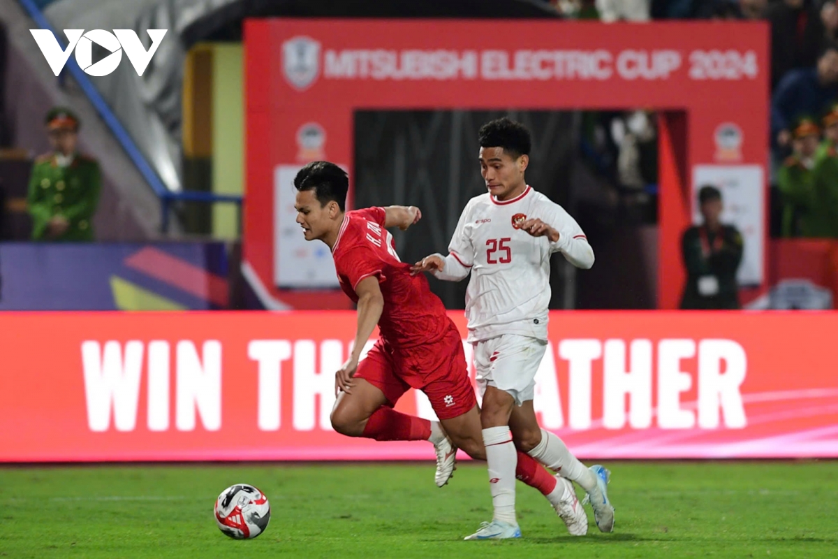 toàn cảnh Đt việt nam 1-0 Đt indonesia quang hải hóa người hùng hình ảnh 5 toan canh Dt viet nam 1-0 Dt indonesia quang hai hoa nguoi hung hinh anh 5