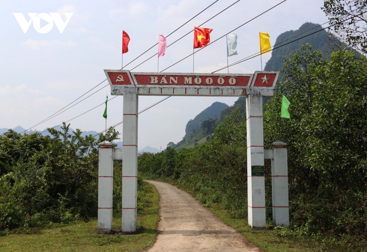 kỳ tích người rục hành trình 65 mùa xuân từ sống trong hang đá đến xây bản làng ấm no hình ảnh 3 ky tich nguoi ruc hanh trinh 65 mua xuan tu song trong hang da den xay ban lang am no hinh anh 3