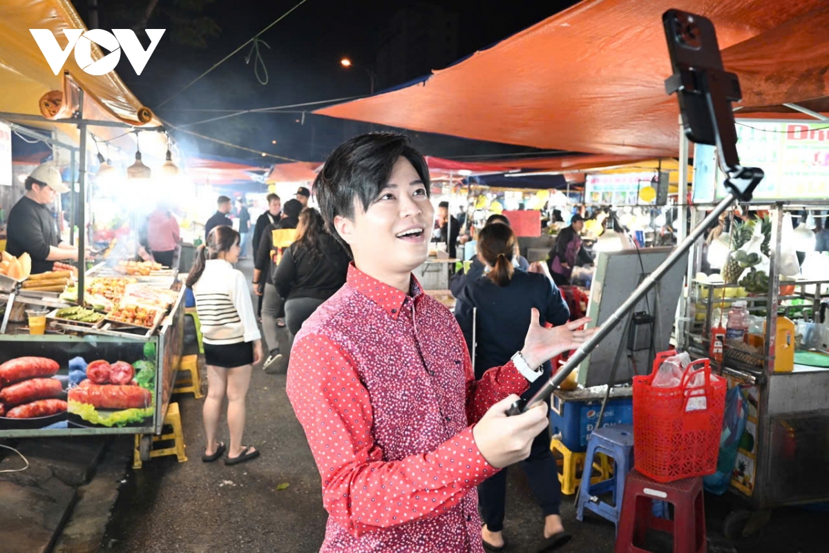 Đà nẵng tiếp tục thu hút dòng khách xa xỉ và người nổi tiếng hình ảnh 2 Da nang tiep tuc thu hut dong khach xa xi va nguoi noi tieng hinh anh 2