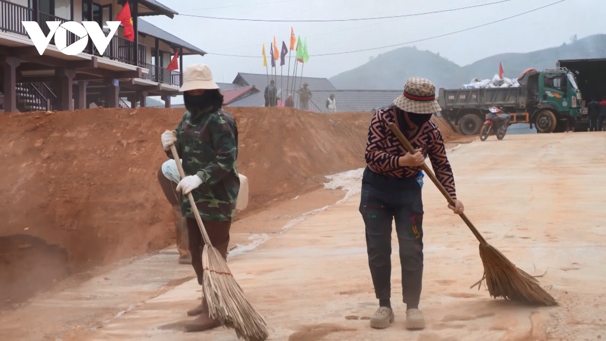 người dân tái định cư làng nủ bắt đầu dọn về nhà mới hình ảnh 12 nguoi dan tai dinh cu lang nu bat dau don ve nha moi hinh anh 12