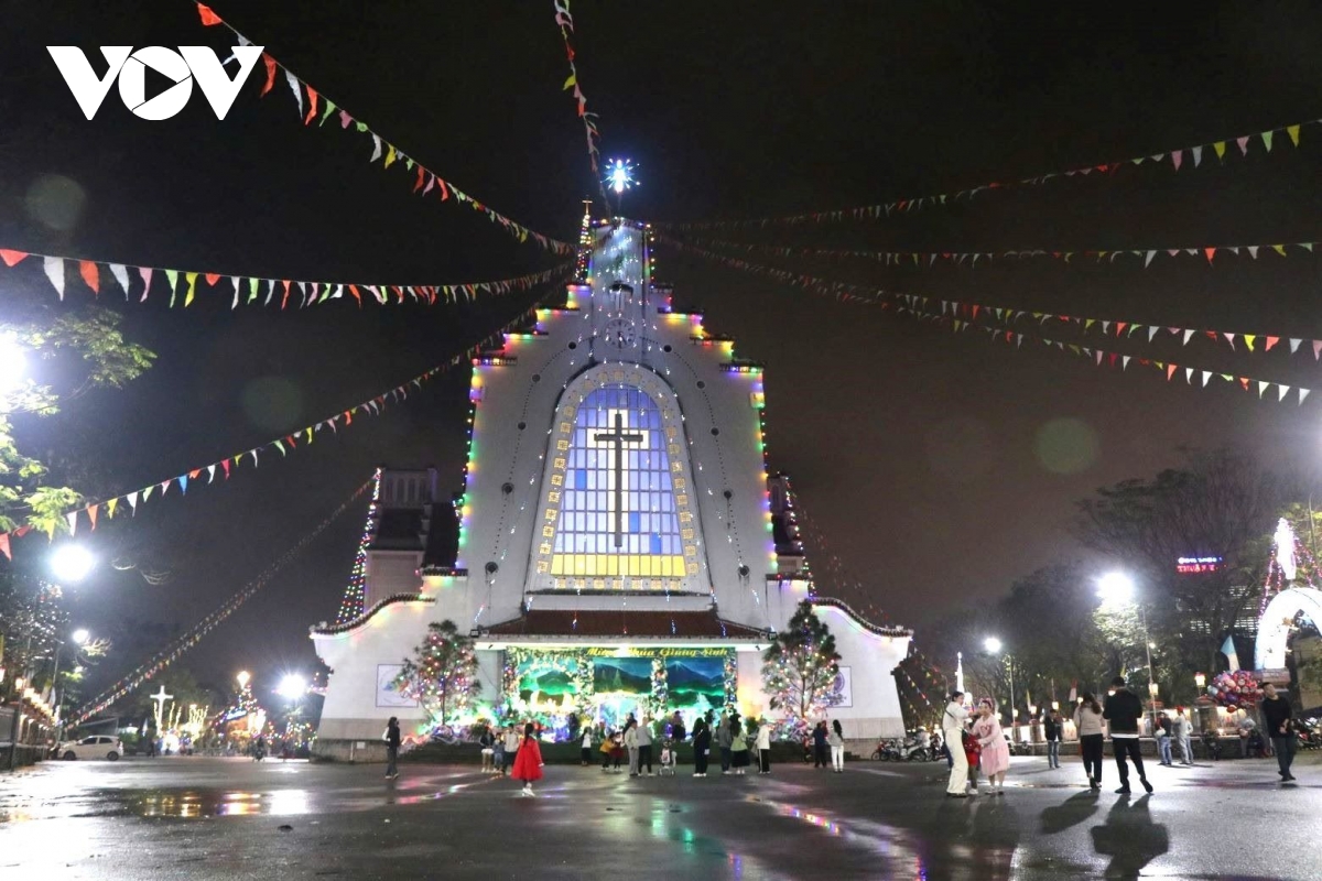 tổng giáo phận huế mùa giáng sinh yêu thương hình ảnh 1 tong giao phan hue mua giang sinh yeu thuong hinh anh 1