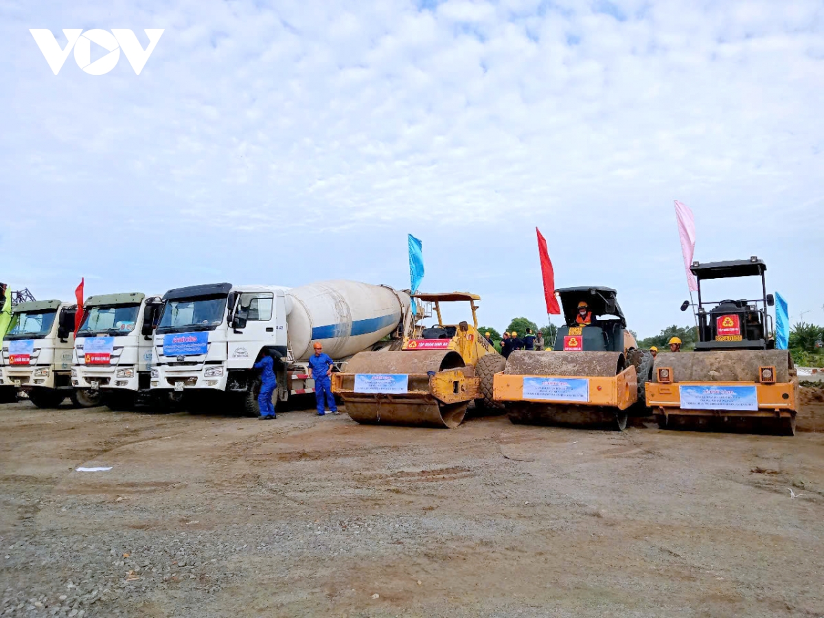 Đbscl chạy đua hoàn thành 600 km đường cao tốc hình ảnh 3 Dbscl chay dua hoan thanh 600 km duong cao toc hinh anh 3