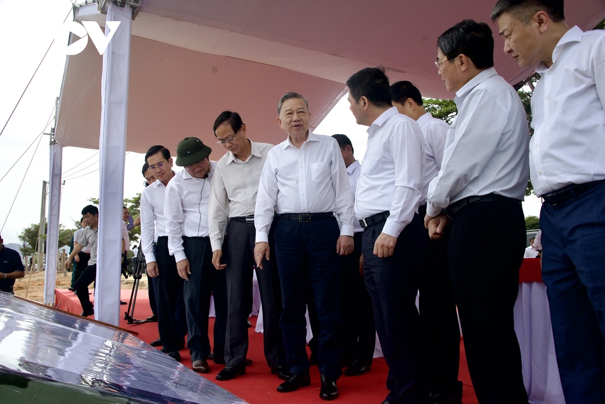 Tổng Bí thư Tô Lâm kiểm tra vị trí xây dựng nhà máy điện hạt nhân Ninh Thuận