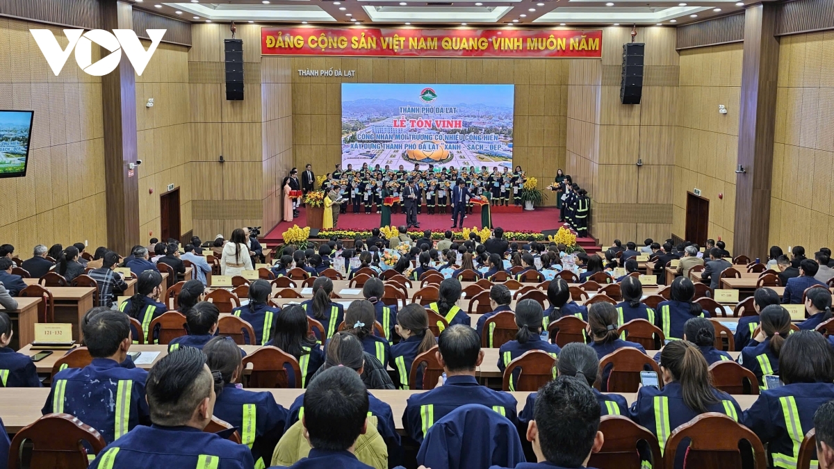 tôn vinh 181 công nhân môi trường làm sạch, đẹp thành phố Đà lạt hình ảnh 1 ton vinh 181 cong nhan moi truong lam sach, dep thanh pho Da lat hinh anh 1