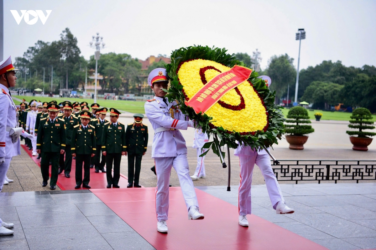 bo quoc phong to chuc le bao cong va vao lang vieng chu tich ho chi minh hinh anh 4