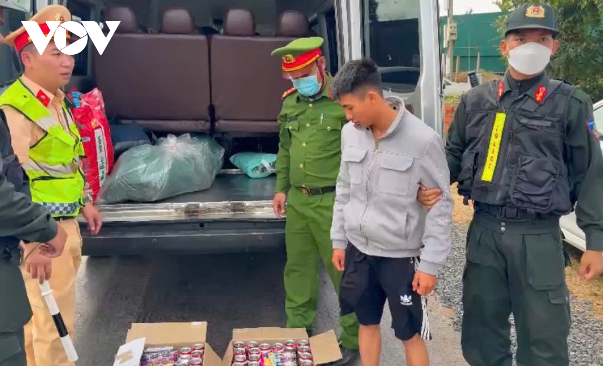 Đắk lắk triệt phá hàng trăm vụ án trong đợt cao điểm trấn áp tội phạm hình ảnh 2 Dak lak triet pha hang tram vu an trong dot cao diem tran ap toi pham hinh anh 2