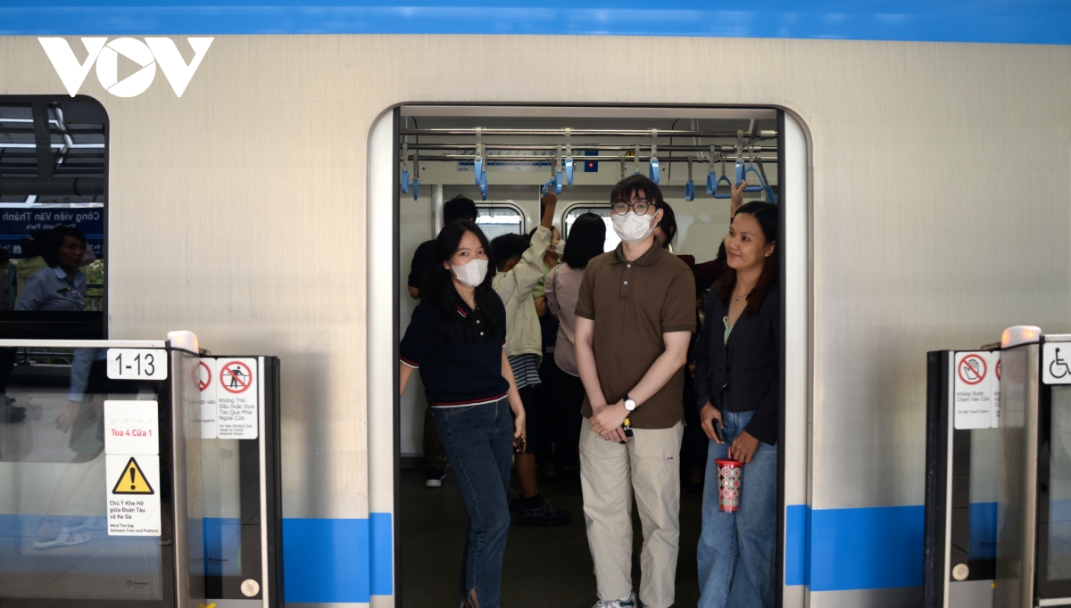 metro 1 tphcm don luong khach cao ky luc voi hon 175.000 luot hinh anh 2