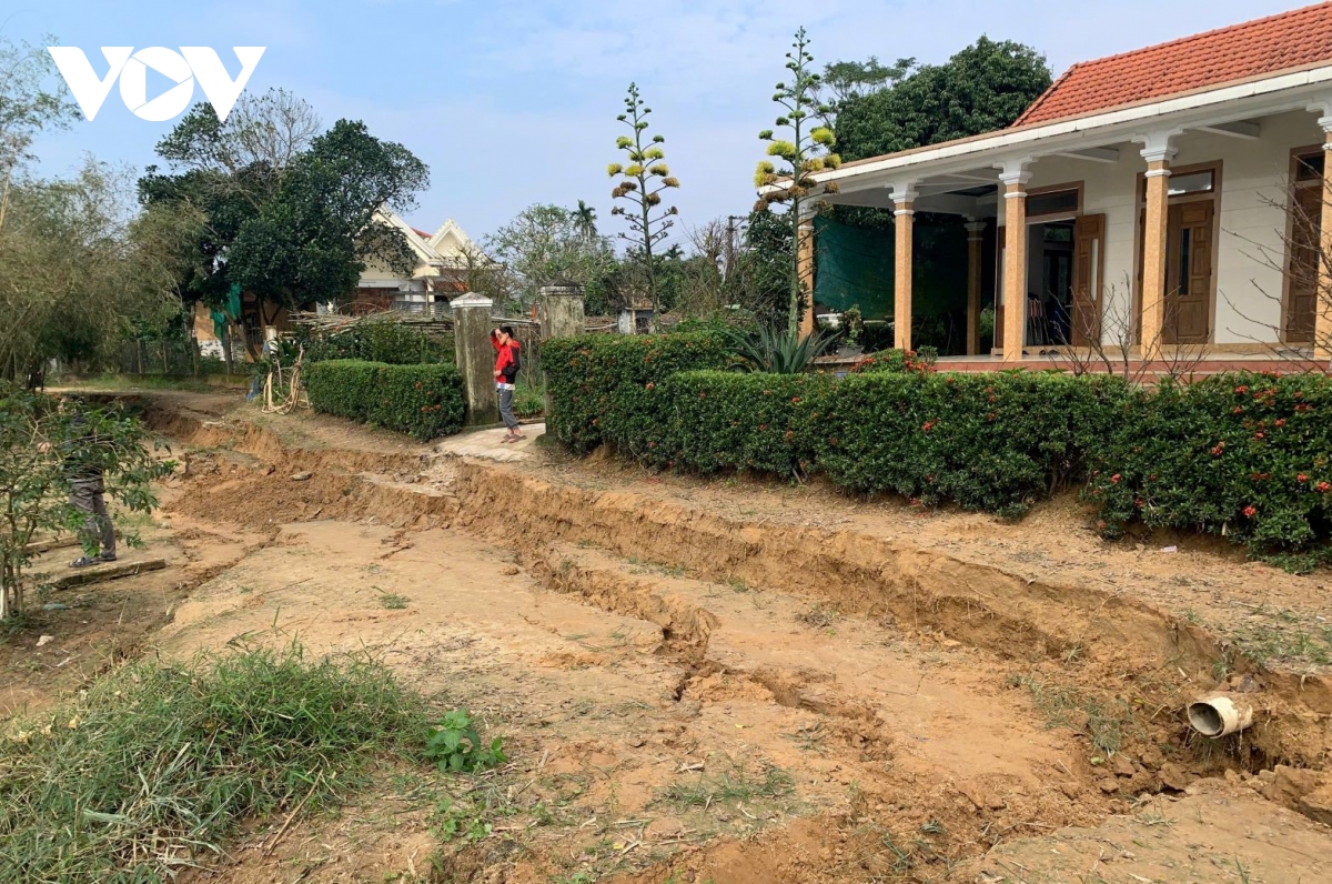 thừa thiên huế bờ sông rào cùng bị sạt lở nghiêm trọng hình ảnh 2 thua thien hue bo song rao cung bi sat lo nghiem trong hinh anh 2