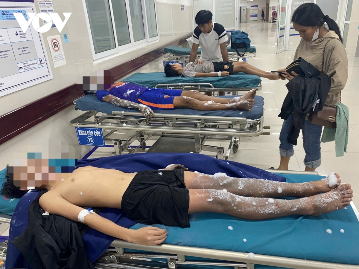 Rộ việc học sinh mua nguyên liệu tự chế pháo theo hướng dẫn trên mạng