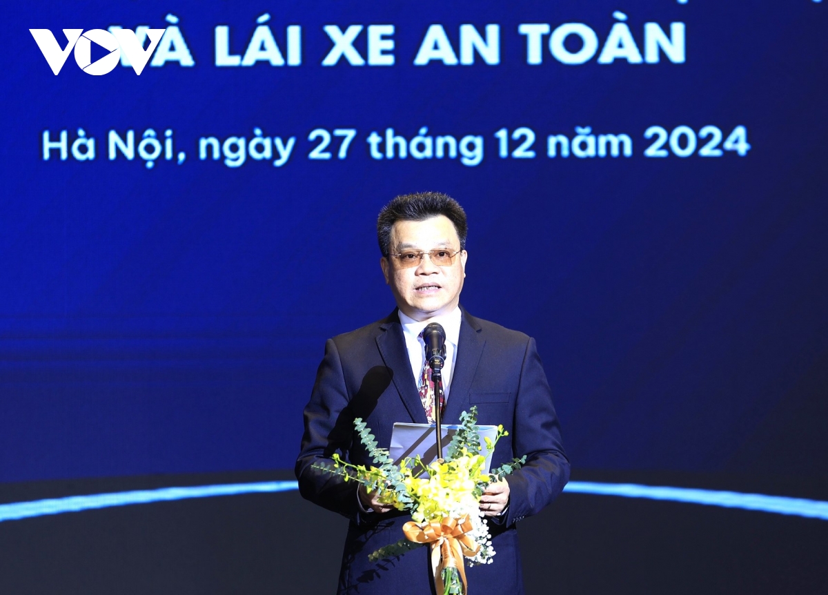 90 cá nhân, tập thể nhận giải thưởng vô lăng vàng lần thứ 12 năm 2024 hình ảnh 3 90 ca nhan, tap the nhan giai thuong vo lang vang lan thu 12 nam 2024 hinh anh 3