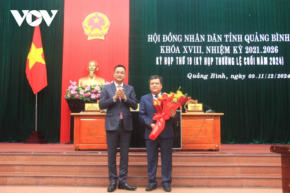 Ông Trần Phong được bầu giữ chức Chủ tịch tỉnh Quảng Bình