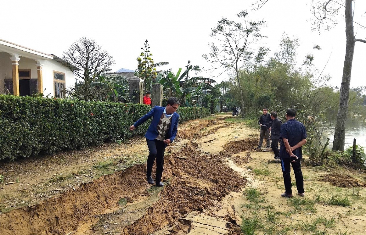 thừa thiên huế bờ sông rào cùng bị sạt lở nghiêm trọng hình ảnh 6 thua thien hue bo song rao cung bi sat lo nghiem trong hinh anh 6
