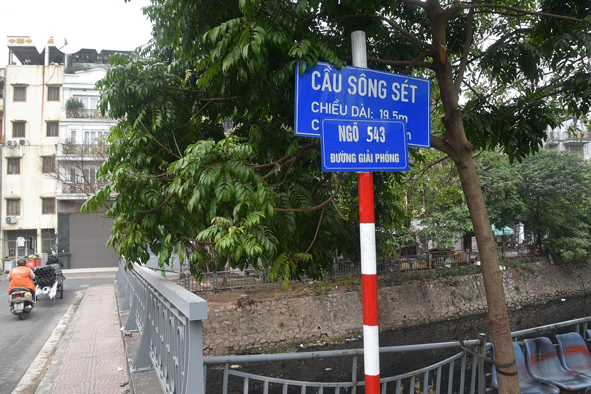 can canh 5 con song o nhiem o ha noi, ganh luong rac, nuoc thai khong lo hinh anh 9