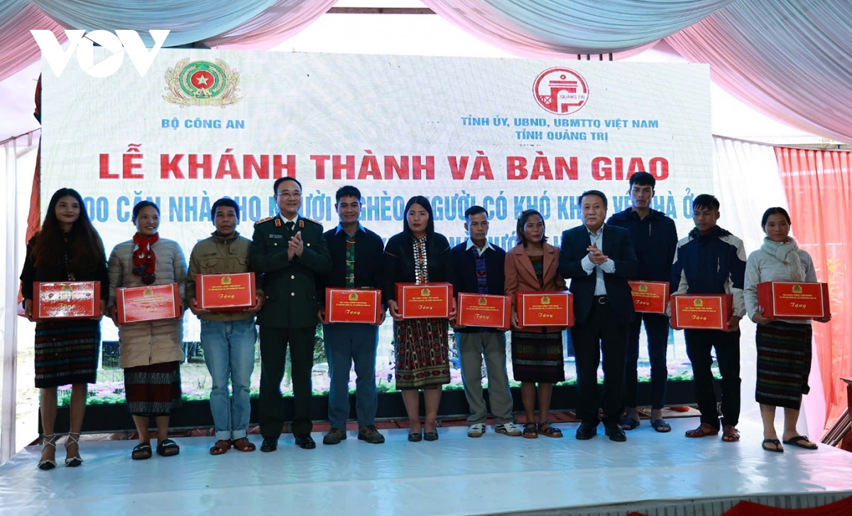 quảng trị khánh thành, bàn giao 200 nhà ở cho người nghèo hình ảnh 2 quang tri khanh thanh, ban giao 200 nha o cho nguoi ngheo hinh anh 2