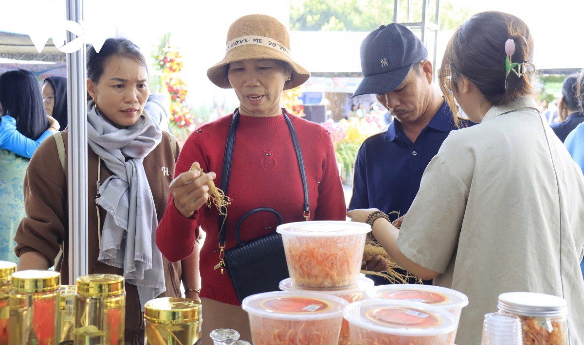 Đà lạt mở phiên chợ rau hoa quảng bá và xúc tiến thương mại hình ảnh 6 Da lat mo phien cho rau hoa quang ba va xuc tien thuong mai hinh anh 6