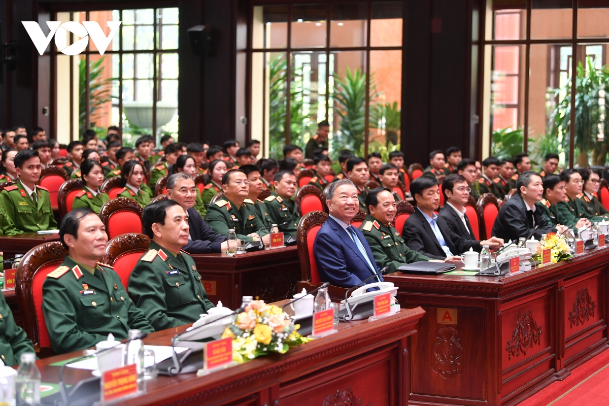 tong bi thu bay to xuc dong voi nhung kien nghi cua thanh nien quan doi hinh anh 3