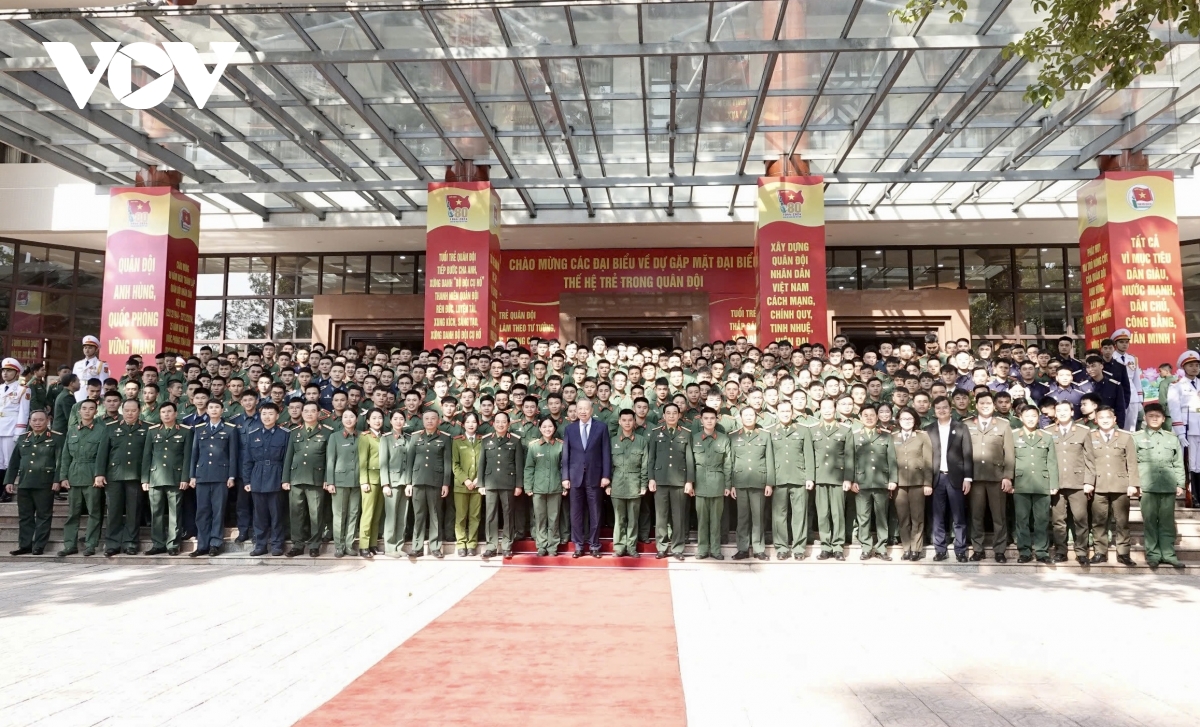 tong bi thu bay to xuc dong voi nhung kien nghi cua thanh nien quan doi hinh anh 5