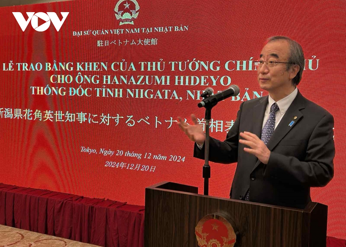 thủ tướng chính phủ việt nam tặng bằng khen cho thống đốc tỉnh niigata nhật bản hình ảnh 2 thu tuong chinh phu viet nam tang bang khen cho thong doc tinh niigata nhat ban hinh anh 2