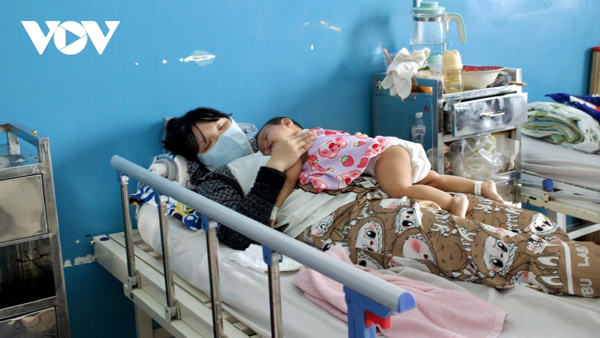 số ca sởi đang tăng rất nhanh, có bệnh viện ở miền nam quá tải hình ảnh 1 so ca soi dang tang rat nhanh, co benh vien o mien nam qua tai hinh anh 1