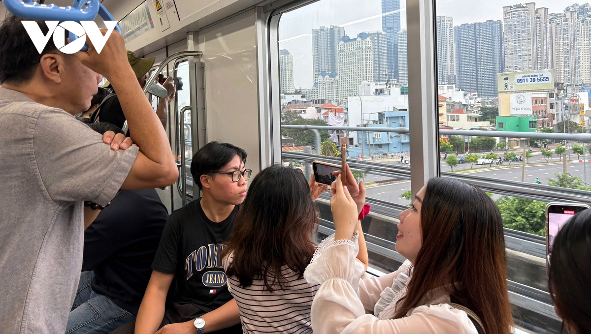 metro số 1 sắp đi vào vận hành, người dân tp.hcm hào hứng hình ảnh 2 metro so 1 sap di vao van hanh, nguoi dan tp.hcm hao hung hinh anh 2