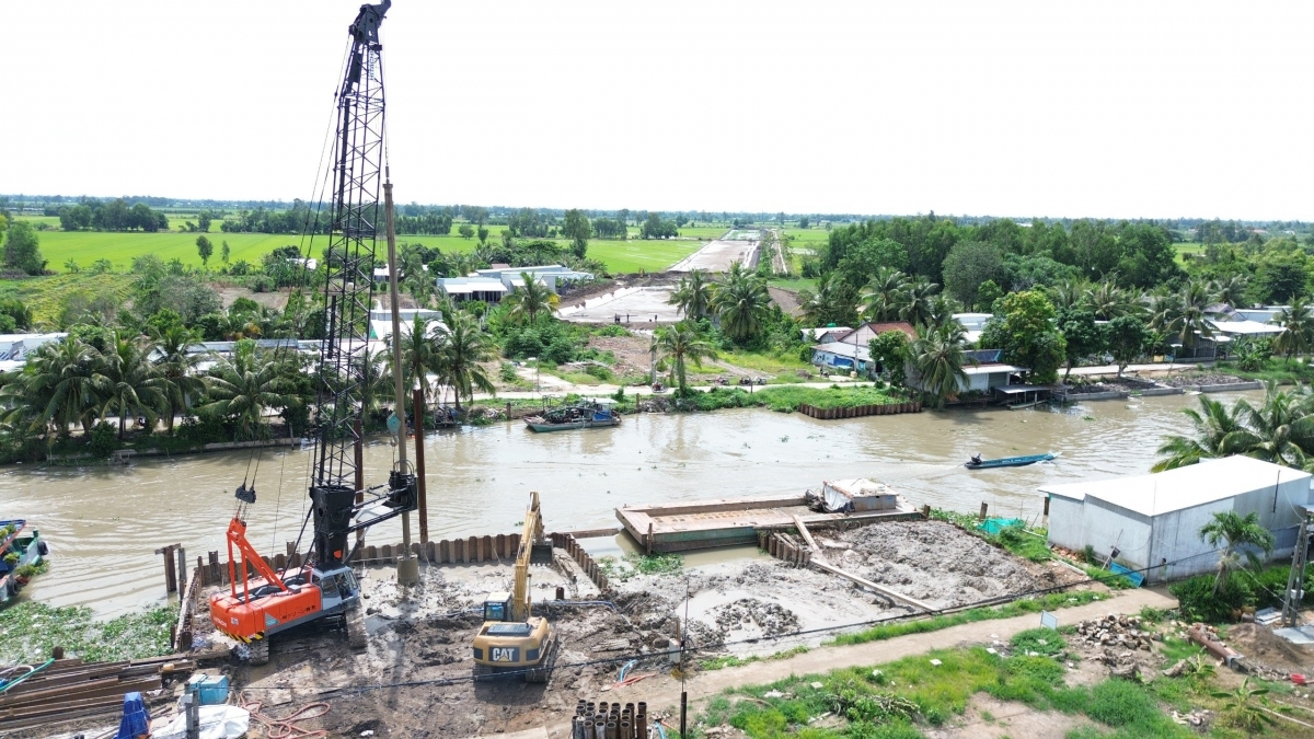 dồn lực vượt nắng, thắng mưa để hoàn thành các tuyến cao tốc hình ảnh 5 don luc vuot nang, thang mua de hoan thanh cac tuyen cao toc hinh anh 5