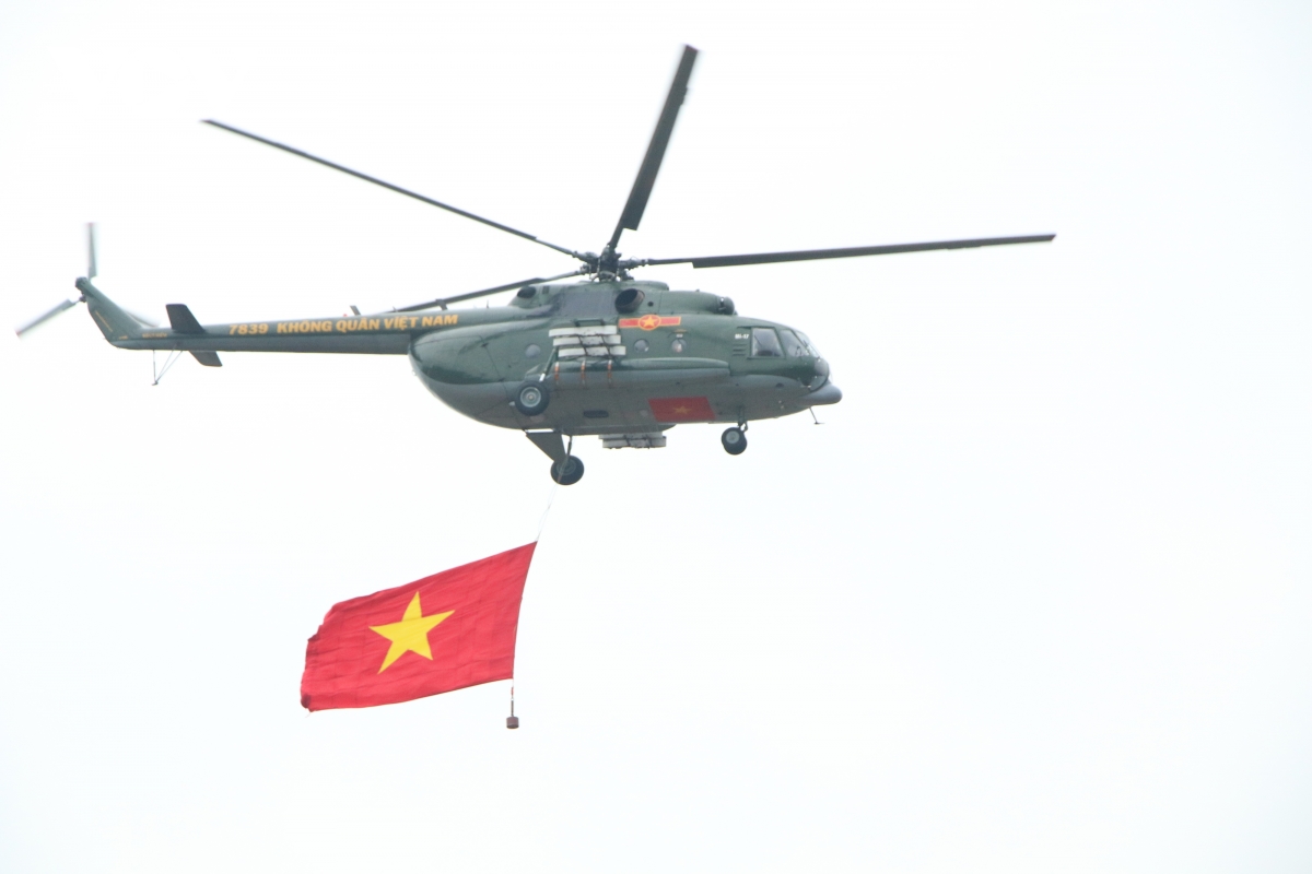 trực thăng tập luyện trên bầu trời hà nội giả định tình huống thời tiết xấu hình ảnh 10 truc thang tap luyen tren bau troi ha noi gia dinh tinh huong thoi tiet xau hinh anh 10