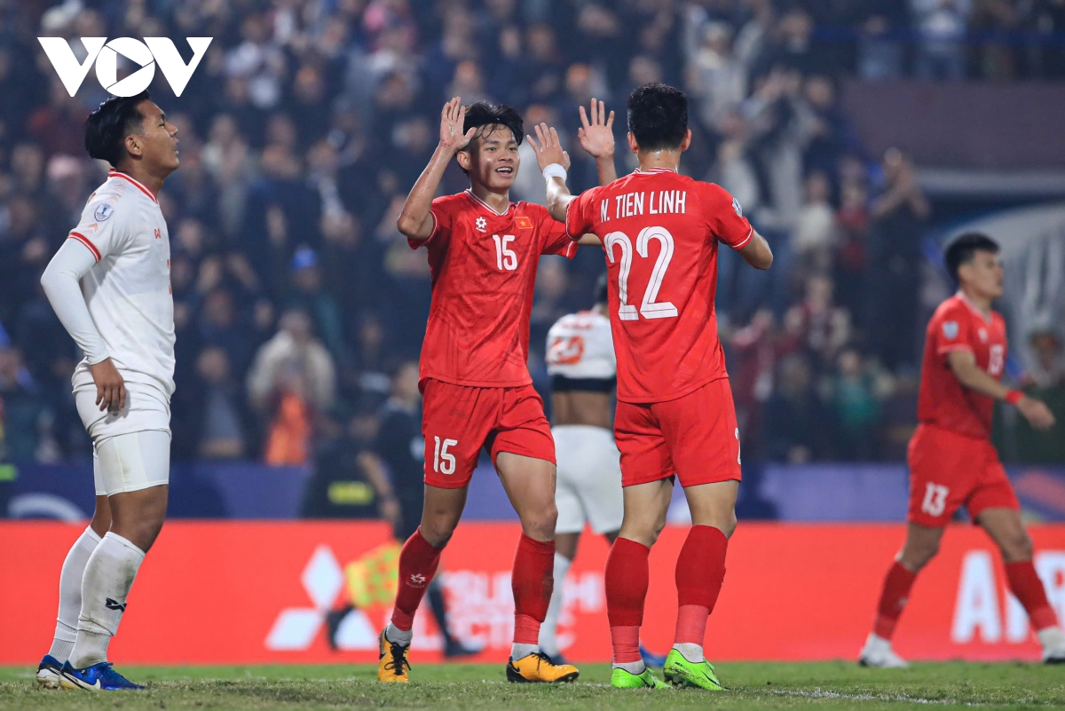 xuân son ra mắt ấn tượng giúp Đt việt nam vào bán kết asean cup 2024 hình ảnh 10 xuan son ra mat an tuong giup Dt viet nam vao ban ket asean cup 2024 hinh anh 10