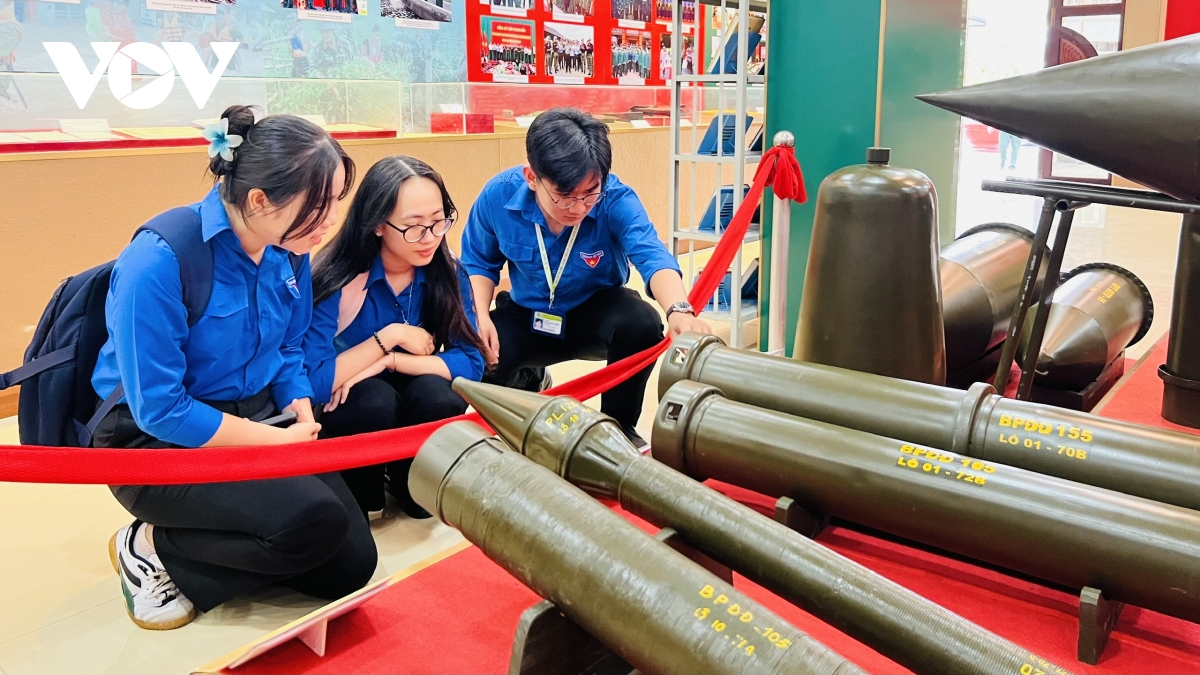 triển lãm chuyên đề quân với dân một ý chí tại cần thơ hình ảnh 3 trien lam chuyen de quan voi dan mot y chi tai can tho hinh anh 3