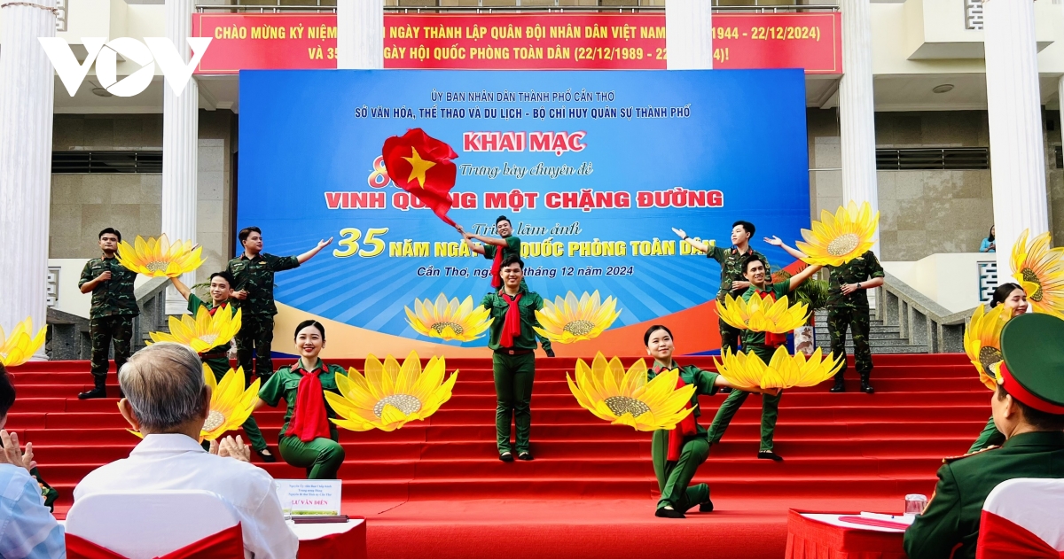 cần thơ khai mạc trưng bày chuyên đề 80 năm vinh quang một chặng đường hình ảnh 1 can tho khai mac trung bay chuyen de 80 nam vinh quang mot chang duong hinh anh 1