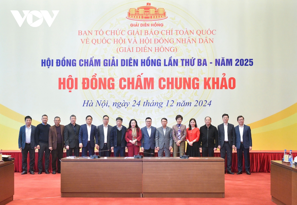 giải diên hồng lần thứ ba 8 giải a, 15 giải b và 20 giải c hình ảnh 2 giai dien hong lan thu ba 8 giai a, 15 giai b va 20 giai c hinh anh 2