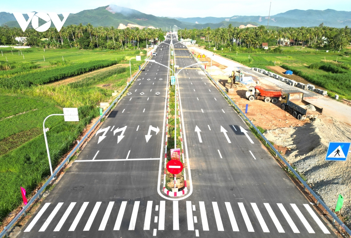 giao thông đi trước mở đường phát triển trên vùng đất võ bình Định hình ảnh 2 giao thong di truoc mo duong phat trien tren vung dat vo binh Dinh hinh anh 2