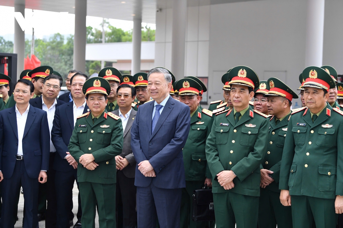 tong bi thu to lam luu giu va phat huy cac gia tri lich su quan su cua dan toc hinh anh 6