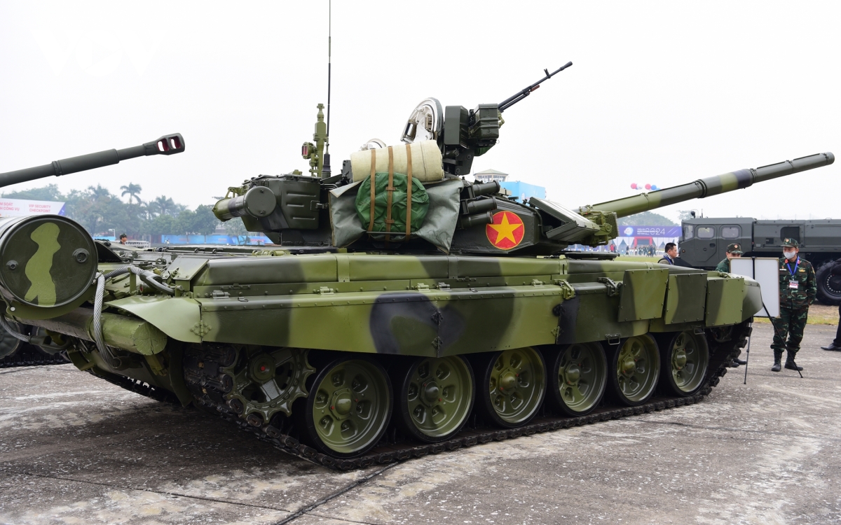 xe tăng chủ lực của qĐnd việt nam tạo điểm nhấn ở triển lãm quốc phòng 2024 hình ảnh 2 xe tang chu luc cua qDnd viet nam tao diem nhan o trien lam quoc phong 2024 hinh anh 2