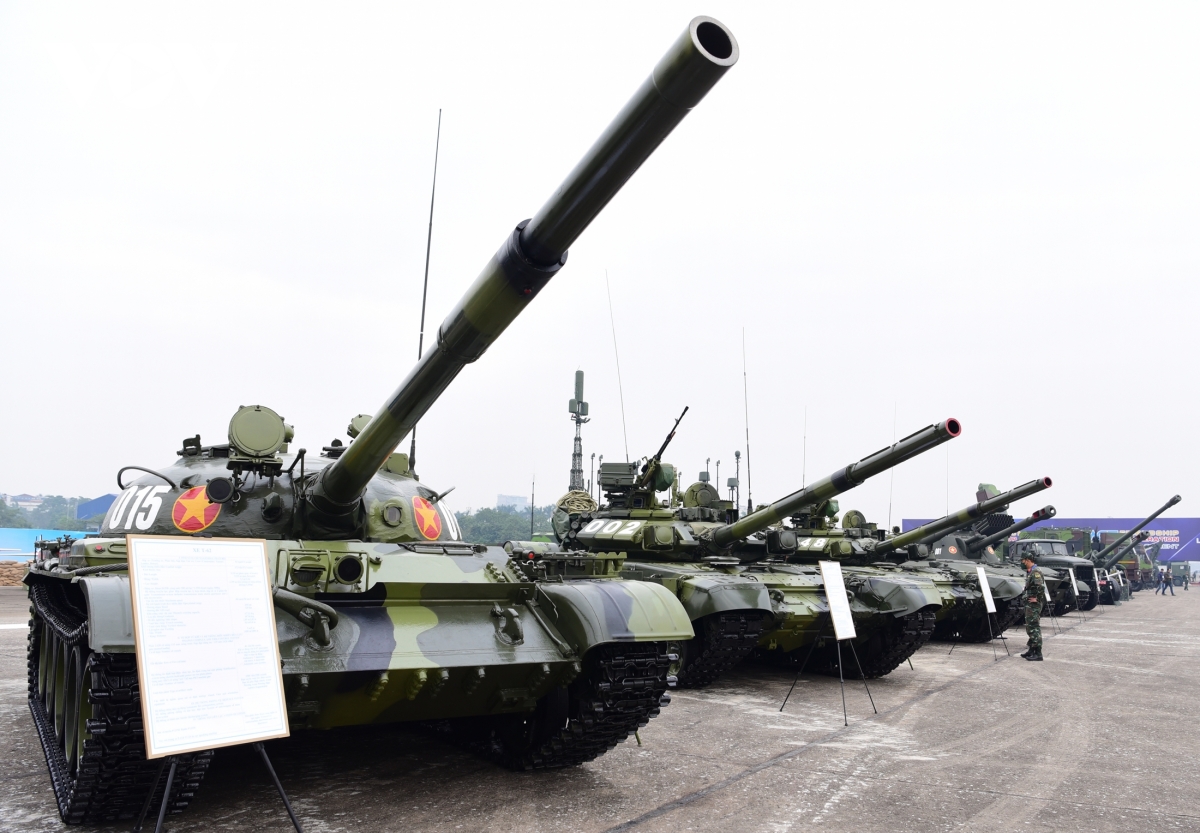 xe tăng chủ lực của qĐnd việt nam tạo điểm nhấn ở triển lãm quốc phòng 2024 hình ảnh 1 xe tang chu luc cua qDnd viet nam tao diem nhan o trien lam quoc phong 2024 hinh anh 1